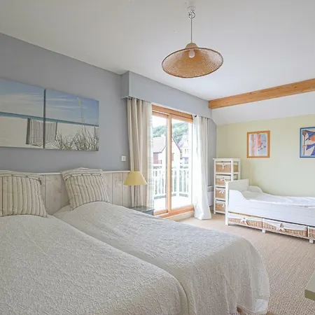 Le Babord Des Costils